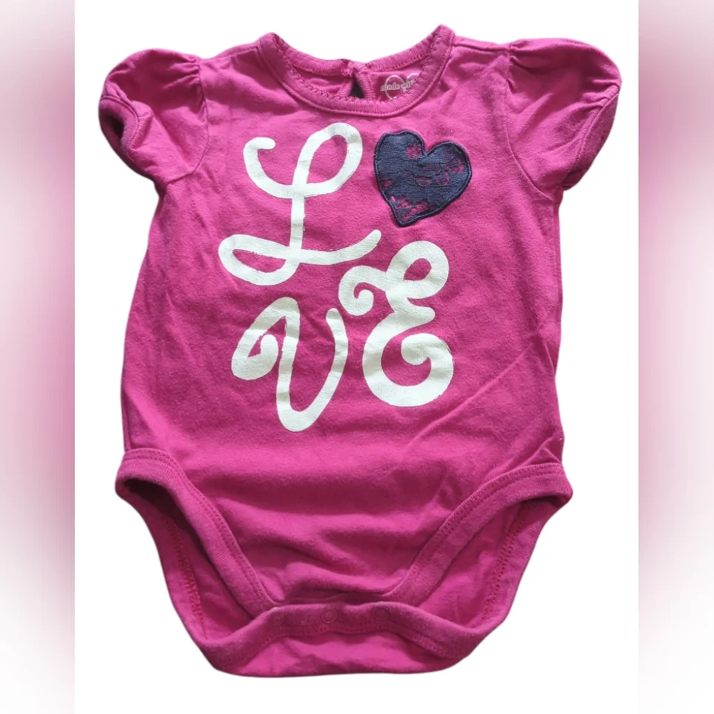 The Children's Place Pink Love Heart Bodysuit Size 3-6 Months.
